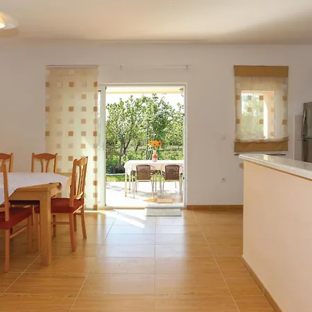 Three-bedroom In Kastel Stafilic Kaštela