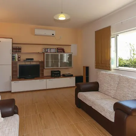 Three-bedroom In Kastel Stafilic Kaštela