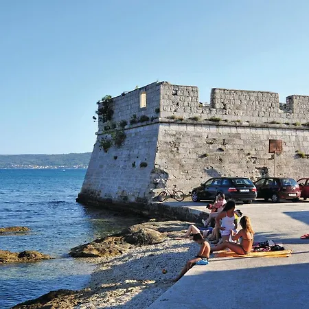 Three-bedroom In Kastel Stafilic Сasa de vacaciones