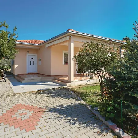 Three-bedroom In Kastel Stafilic Kaštela