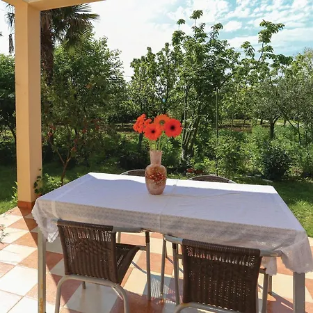 Three-bedroom In Kastel Stafilic Kaštela