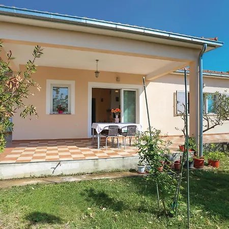 Three-bedroom In Kastel Stafilic Kaštela